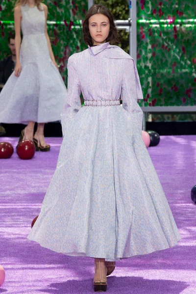 Look 13